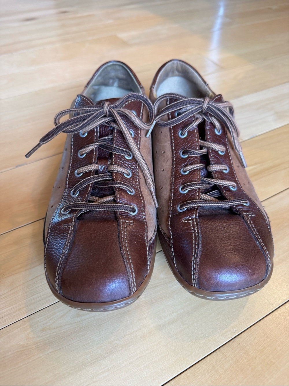 Born Women's Brown Leather Lace-Up Sneakers